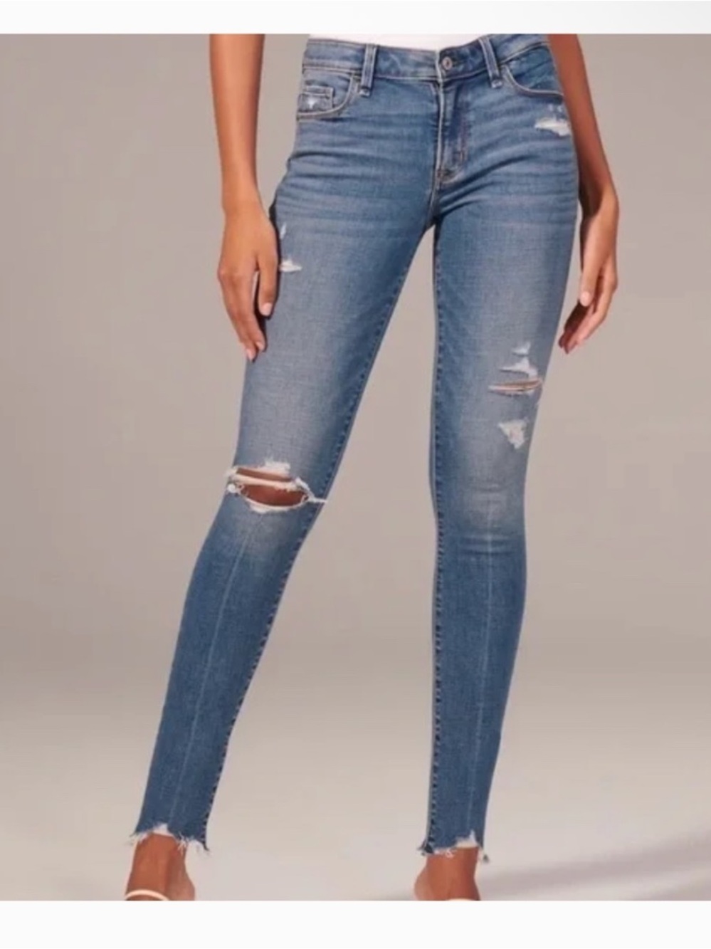 Abercrombie & Fitch Mid Rise Super Skinny distressed Ankle jeans 26 or 2